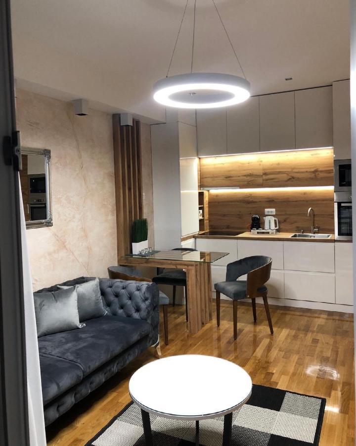 Lux Apartman 33 Kragujevac Exterior photo