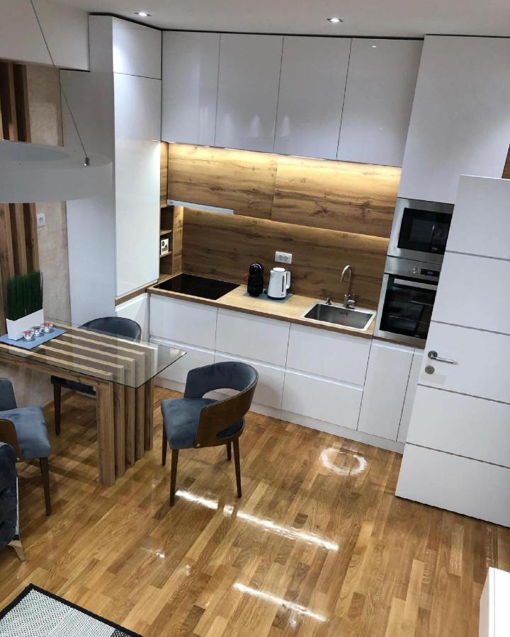 Lux Apartman 33 Kragujevac Exterior photo