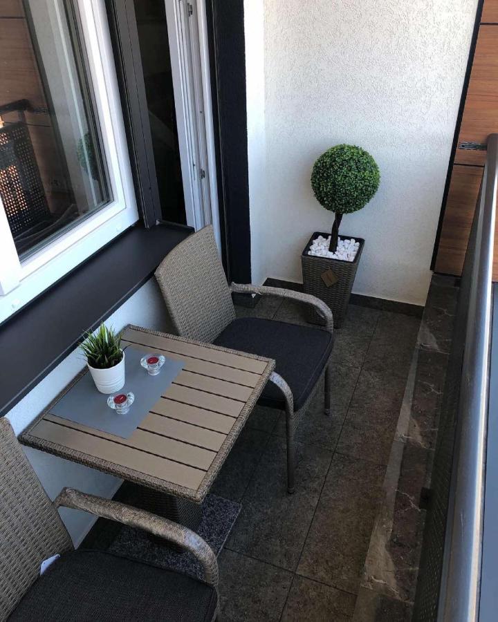 Lux Apartman 33 Kragujevac Exterior photo