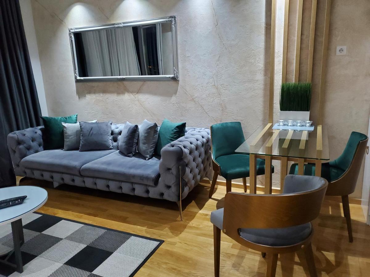 Lux Apartman 33 Kragujevac Exterior photo